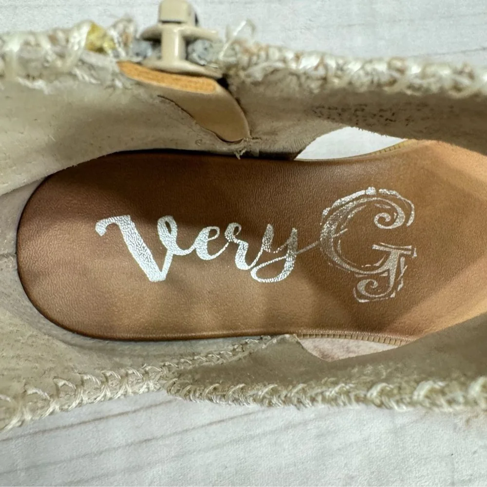 NEW Very G Alexander in Natural Tan Canvas Raw Edge Flat Thong Sandals